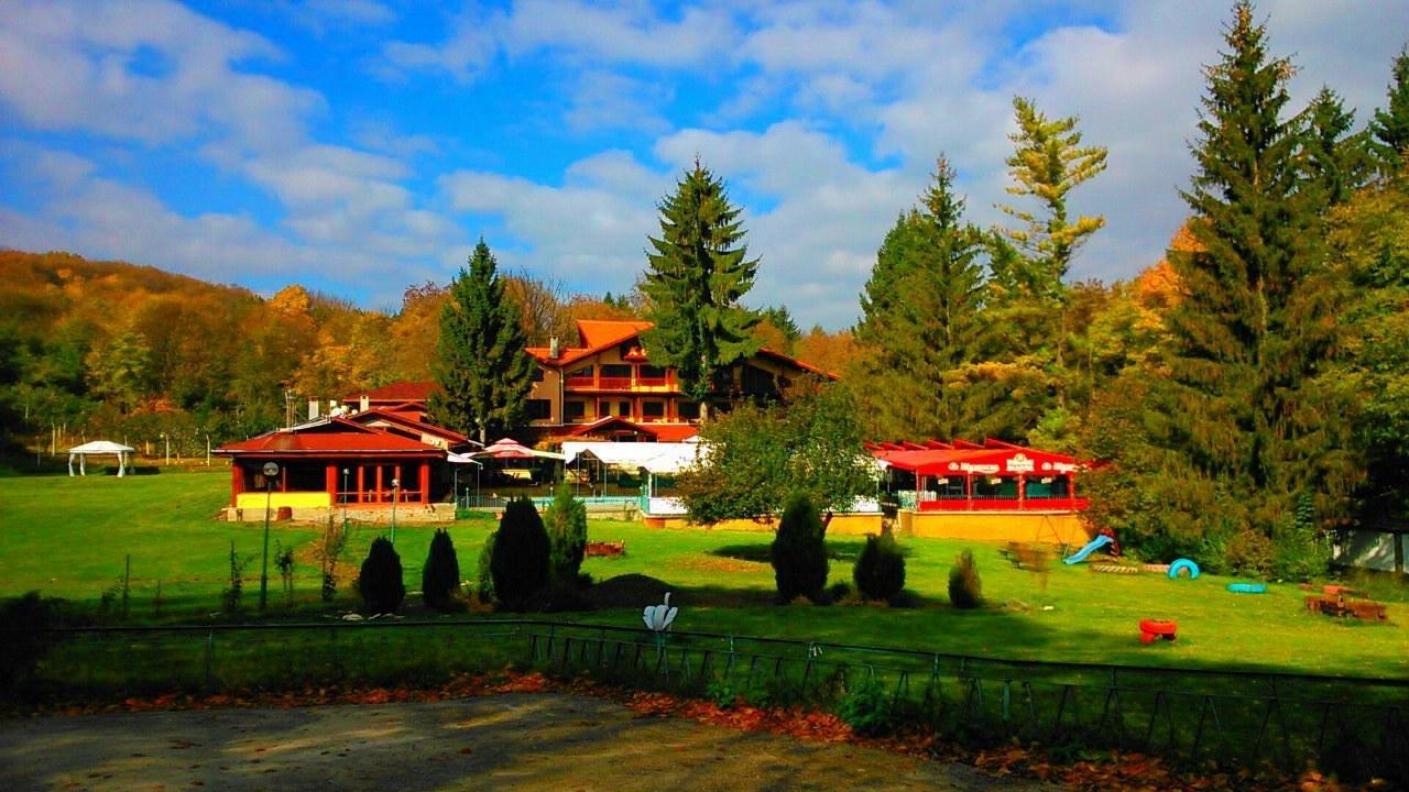 Kovanlika Hotel Razgrad Exteriör bild