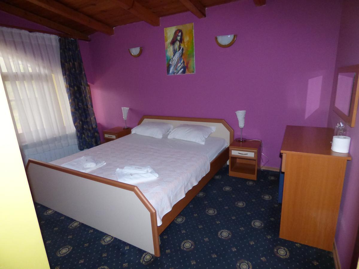 Kovanlika Hotel Razgrad Exteriör bild